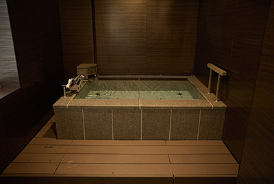 201 guest rooms
